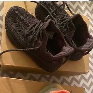 Toddler yeezy size 6.5